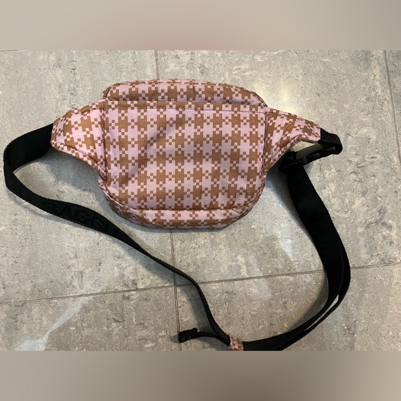 Baggu Crossbody Camera Bag - Picture 3 of 4